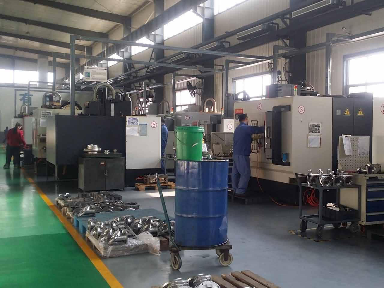 CNC machining workshop (1)